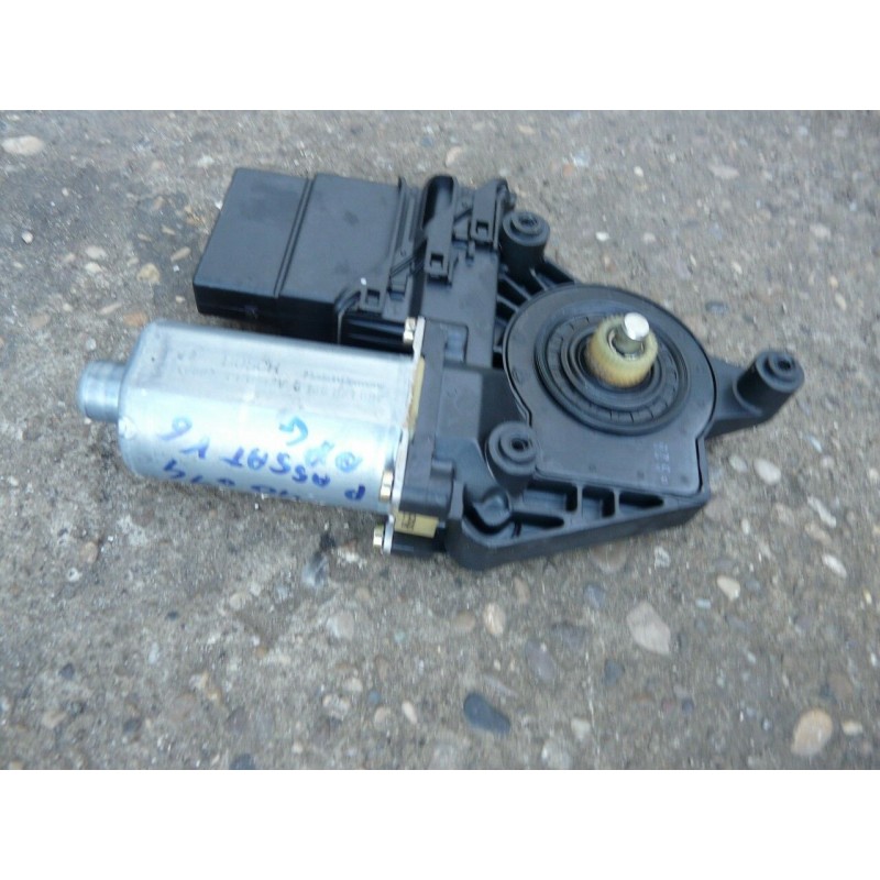 moteur leve vitre electrique arriere droit volkswagen passat v6 3b9839751 moteur leve vitre electrique arriere droit volkswagen passat v6 3b9839751
