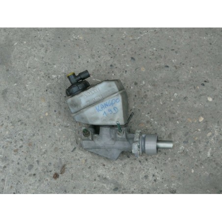 MAITRE CYLINDRE AVEC BOCAL  RENAULT KANGOO 1900 DIESEL ANNEE 1998