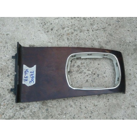 cache centrale levier de vitesse AUDI A4 V6 2.5 TDI 150CV break 8D0864261