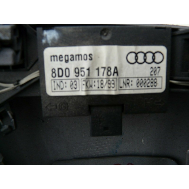 capteur alarme lateral AUDI A4 V6 2.5 TDI quattro 8D0951178A