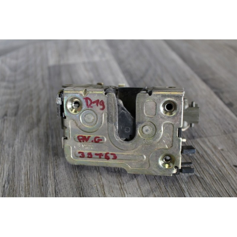 gache de porte avant gauche RENAULT R19 DIESEL 1994 5P gache de porte avant gauche RENAULT R19 DIESEL 1994 5P