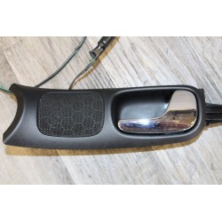 poignee porte avant droit AUDI A4 2.5 V6 TDI 150CV 2000  8D0837020