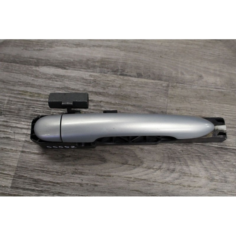 Poignee Porte Arriere Droit RENAULT LAGUNA 2 1.9 DCI 2003 8200004747 Poignee Porte Arriere Droit RENAULT LAGUNA 2 1.9 DCI 2003 8200004747