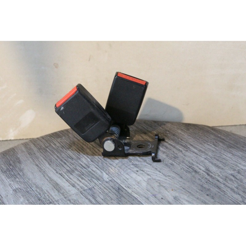 GACHE DE CEINTURE ARRIERE PEDONCULE RENAULT MEGANE ET SCENIC 2