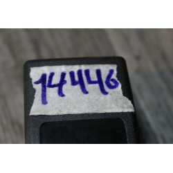 GACHE DE CEINTURE ARRIERE PEDONCULE RENAULT MEGANE ET SCENIC 2