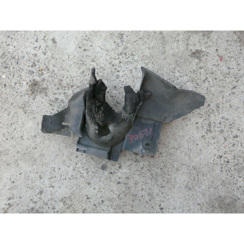 cache protection cardan gauche AUDI A4 V6 2.5 TDI 150CV break QUATTRO 8D086318 cache protection cardan gauche AUDI A4 V6 2.5 TDI 150CV break QUATTRO 8D086318