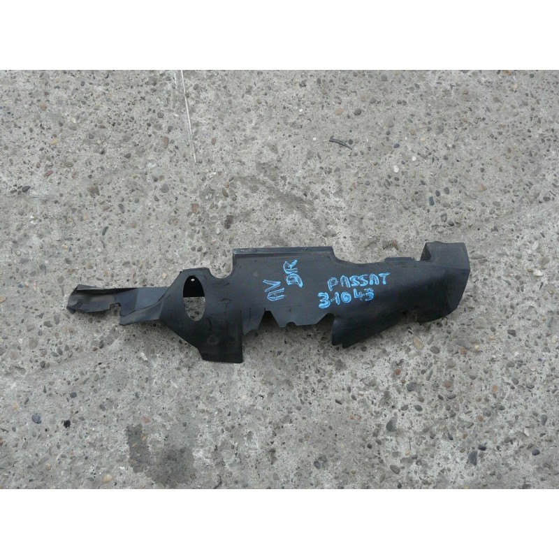BUSE PLASTIC D AIR RADIATEUR  volkswagen passat v6 tdi 3b0121284