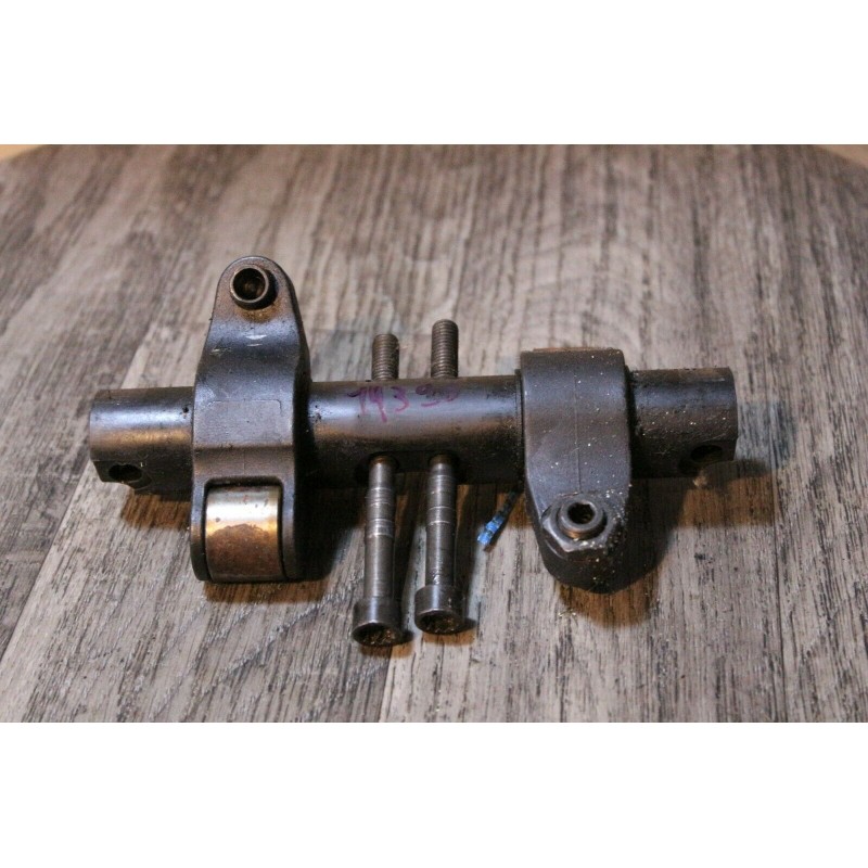 CULBUTEUR MOTEUR AUDI V8