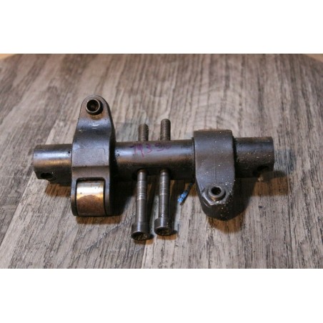 CULBUTEUR MOTEUR AUDI V8