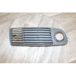 GRILLE PLASTIC AVANT GAUCHE PARECHOC- AUDI V6 TDI 150 1998 VERTE 4B0807682