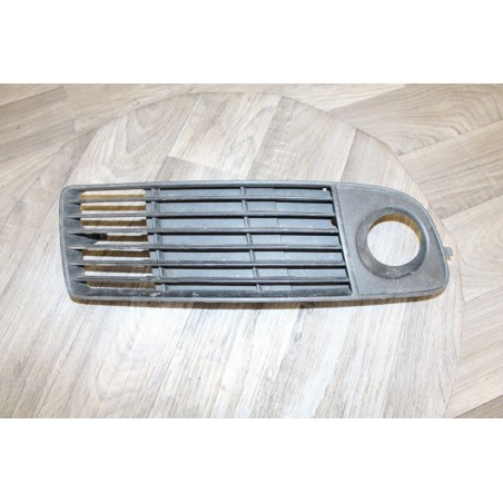 GRILLE PLASTIC AVANT GAUCHE PARECHOC- AUDI V6 TDI 150 1998 VERTE 4B0807682