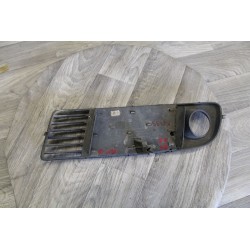 grille plastic avant gauche parechoc AUDI A6  4B0807682