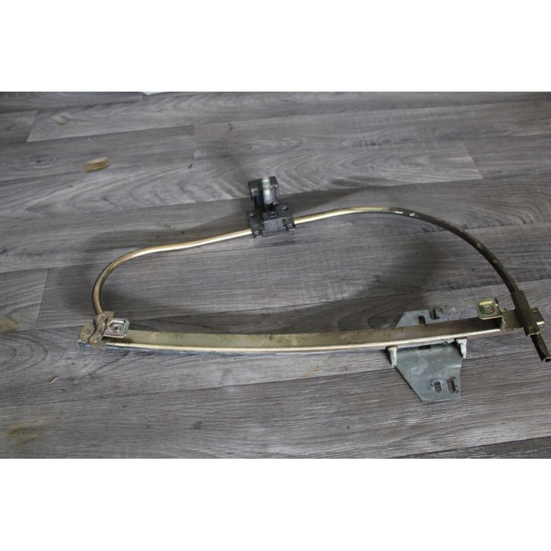 Leve Vitre Arriere Gauche Manuel RENAULT R19 DIESEL 1993 5P Leve Vitre Arriere Gauche Manuel RENAULT R19 DIESEL 1993 5P