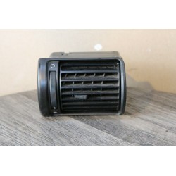 grille ventilation droit AUDI A4 8D1820901