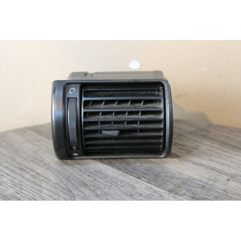 grille ventilation droit AUDI A4 8D1820901 grille ventilation droit AUDI A4 8D1820901