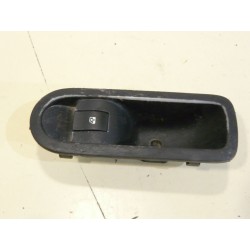 BOUTON LEVE VITRE ARRIERE GAUCHE  RENAULT MEGANE 2 1900 DCI 120 ANNEE 2003