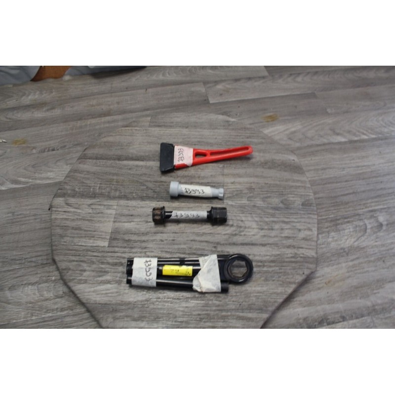 OUTILS DIVERS ROUE DE SECOURS RENAULT ESPACE 4 1.9 DCI 120CV