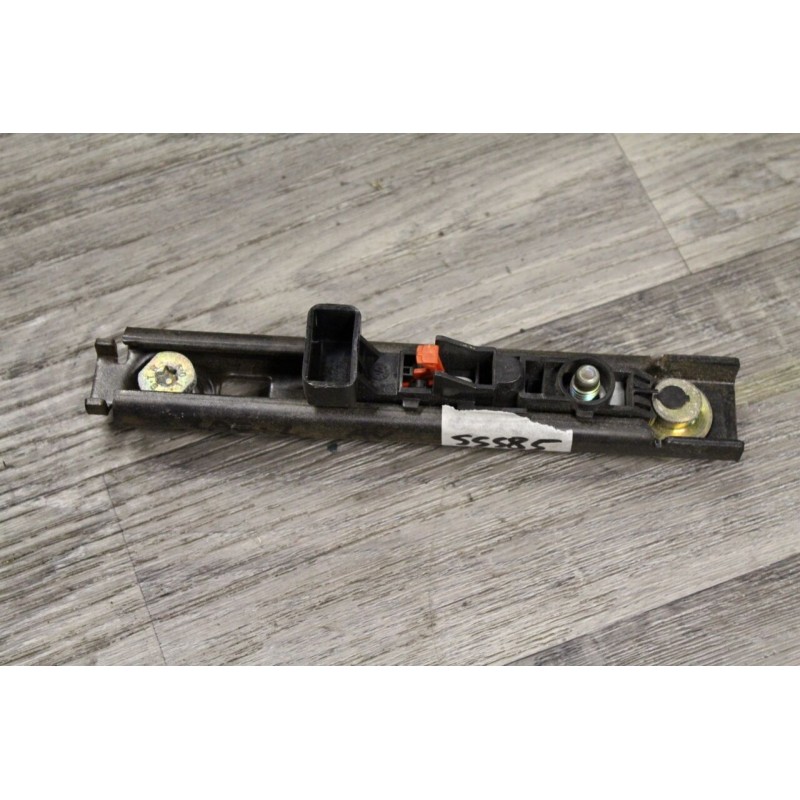support patte reglage hauteur ceinture avant RENAULT LAGUNA 2 1.9 DCI 2003 support patte reglage hauteur ceinture avant RENAULT LAGUNA 2 1.9 DCI 2003