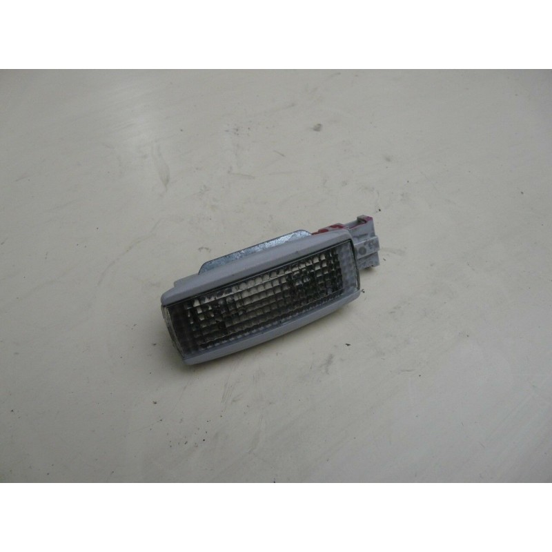 eclairage interieur plafonnier avant gauche PASSAT V6 TDI 2000 3B0947113 eclairage interieur plafonnier avant gauche PASSAT V6 TDI 2000 3B0947113