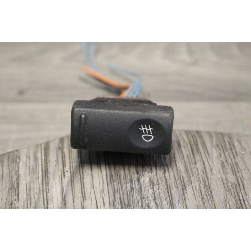 bouton antibrouillard avec prise RENAULT 19 R19 bouton antibrouillard avec prise RENAULT 19 R19
