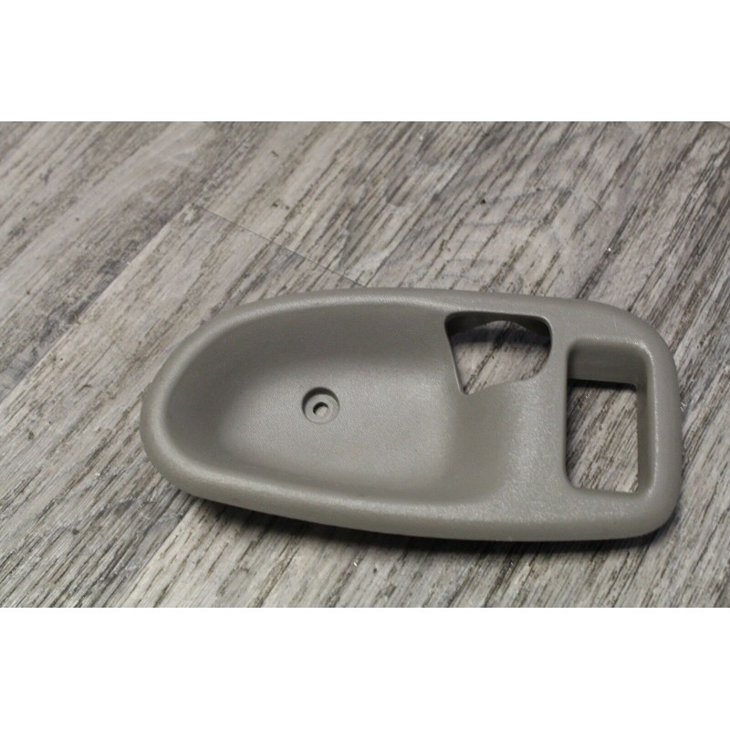 support plastic poignee gauche chevrolet blazer v6 4.3 break 1997 15018371 support plastic poignee gauche chevrolet blazer v6 4.3 break 1997 15018371