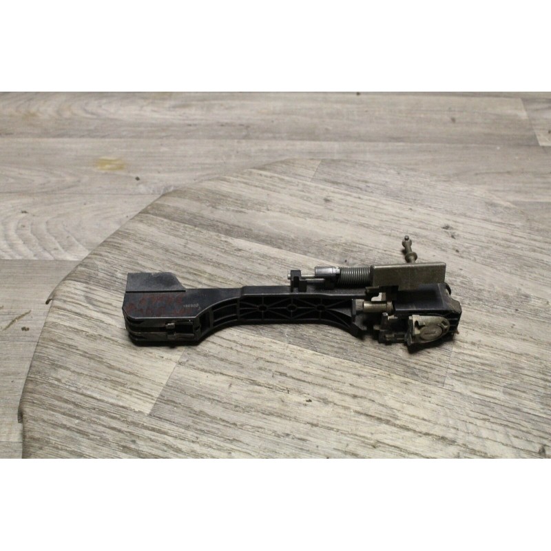 SUPPORT POIGNEE PORTE GAUCHE RENAULT velsatis 8200004746