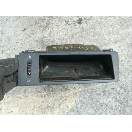 buse grille conduit de ventilation RENAULT SAFRANE 1996 7700810294