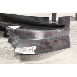 PROTECTION SEERURE PORTE AVANT DROIT AUDI A4 2.5 V6 TDI 150CV 2000 8D0837350