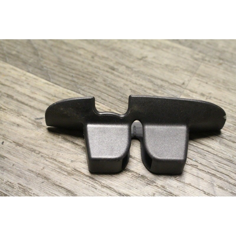 plastic divers gache de coffre hayon arriere RENAULT velsatis 2003 plastic divers gache de coffre hayon arriere RENAULT velsatis 2003