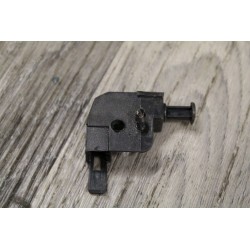 contacteur frein a main AUDI A4 2.5 V6 TDI 150CV 2000 1H0947561