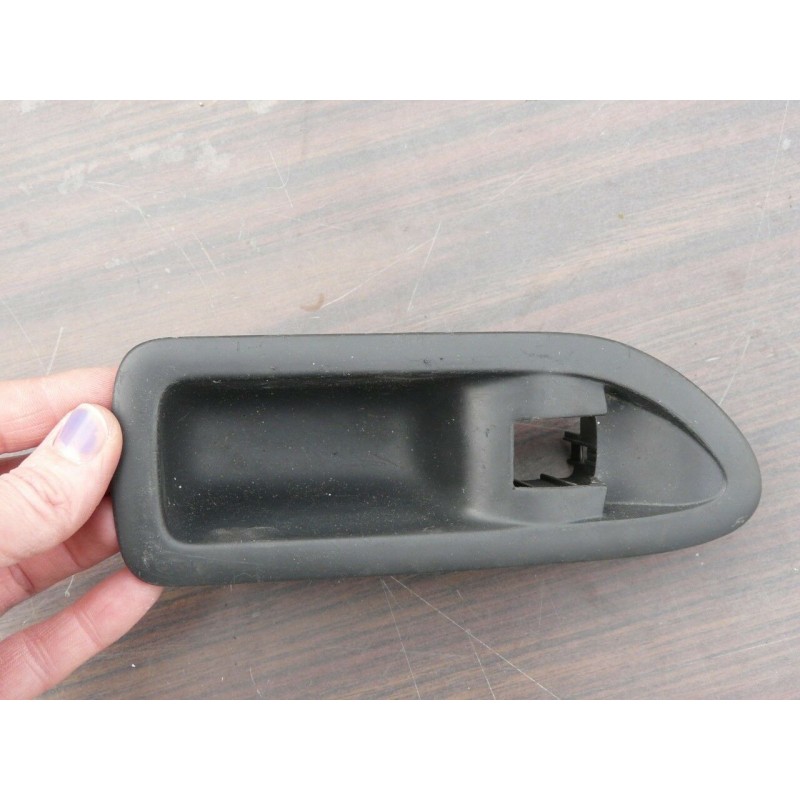 plastic vide poche avant gauche LAGUNA 2 8200016014