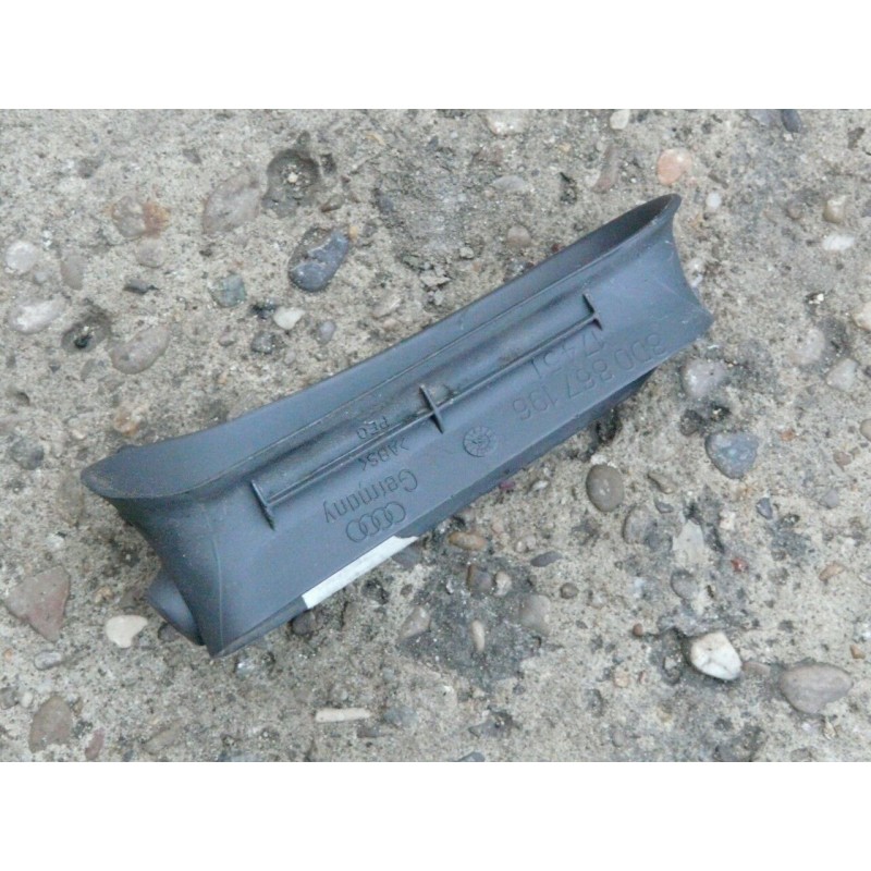 CACHE PLASTIC POIGNEE AVANT DROIT AUDI A4 V6 2.5 TDI break 2000 8D0867196
