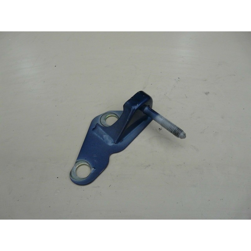 PATTE METAL CARROSSERIE PASSAT V6 TDI 2000