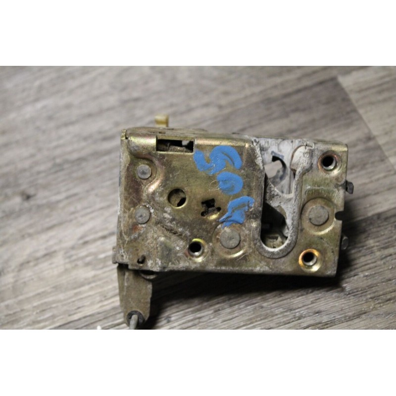 gache DE PORTE  PEUGEOT 405