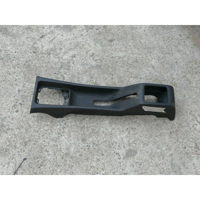 Plastic Centrale Sous Frein a Main PEUGEOT 306 2000 HDI 90CV 3P 2001 Plastic Centrale Sous Frein a Main PEUGEOT 306 2000 HDI 90CV 3P 2001