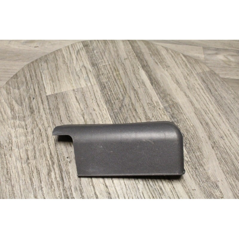 CACHE PLASTIC SIEGE COUVERCLE OPEL CORSA C ANNEE 2001 24412684