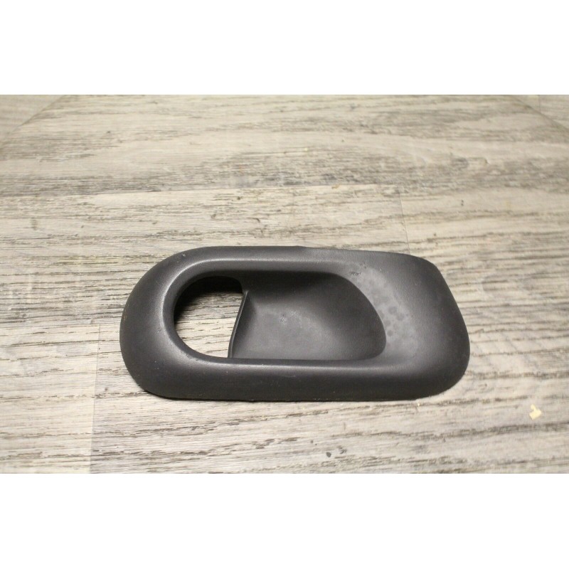 cache plastic poignee OPEL CORSA C ANNEE 2001 09116490 cache plastic poignee OPEL CORSA C ANNEE 2001 09116490