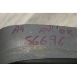 plastic porte avant droit AUDI A4 2.5 V6 TDI 2000 8D0867196