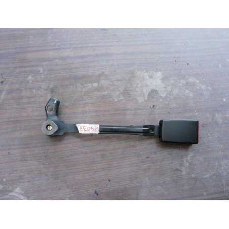 GACHE PEDONCULE CEINTURE AVANT DROIT volkswagen passat v6 tdi 2000  4B0857756