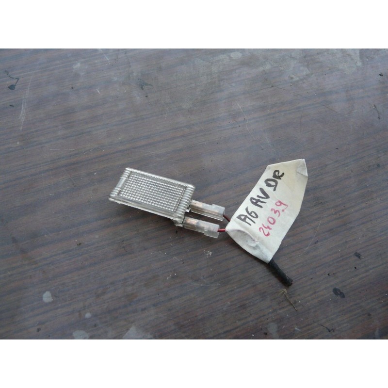 ECLAIRAGE PORTE AVANT DROIT AUDI A6 V6 2.5 TDI 150CV