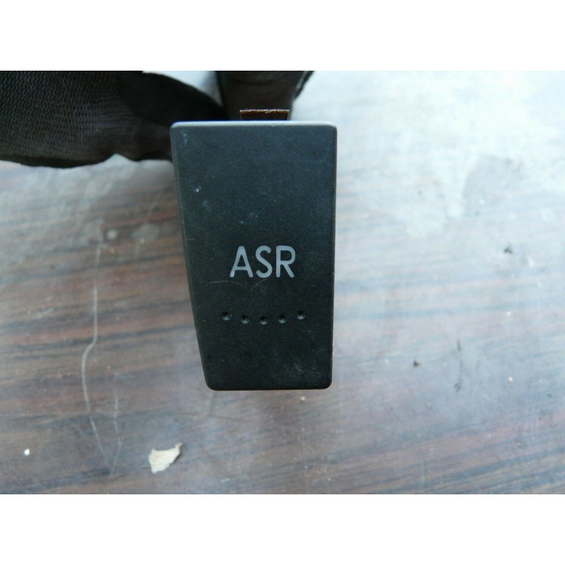 bouton commande asr volskwagen PASSAT 2000 3B0927133 a verifier bouton commande asr volskwagen PASSAT 2000 3B0927133 a verifier