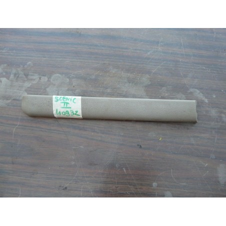 plastic habillage accourdoir centrale RENAULT SCENIC 2 2005 8200284019