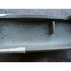 plastic habillage accourdoir centrale RENAULT SCENIC 2 2005 8200284019