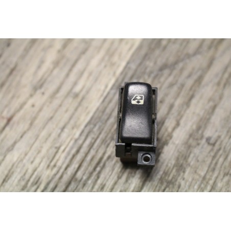 bouton leve vitre RENAULT SAFRANE GAUCHE 7700412747