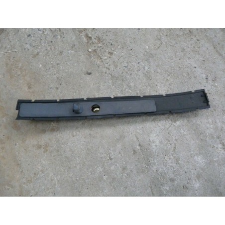 patte fixation reglage hauteur de ceinture securite RENAULT R19 REF 7700786024
