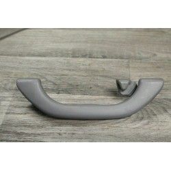 poignee plafond arriere droit AUDI A4 8D0857608