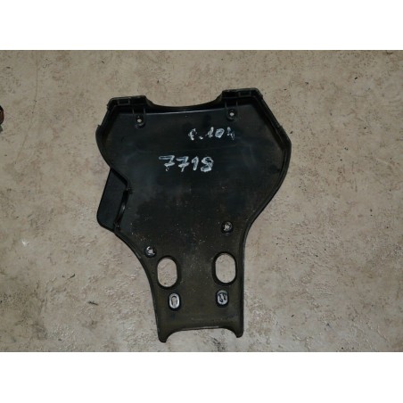 PLASTIC DESSOUS DE COLONNE DE DIRECTION PEUGEOT 104 GLS ANNEE 1984