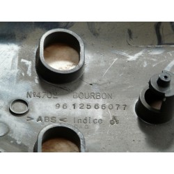 cache inferieur colonne de direction P106 1995 9612566077