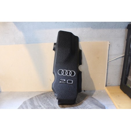 cache plastic superieur moteur  AUDI A4 06b103925 C 06b103925c