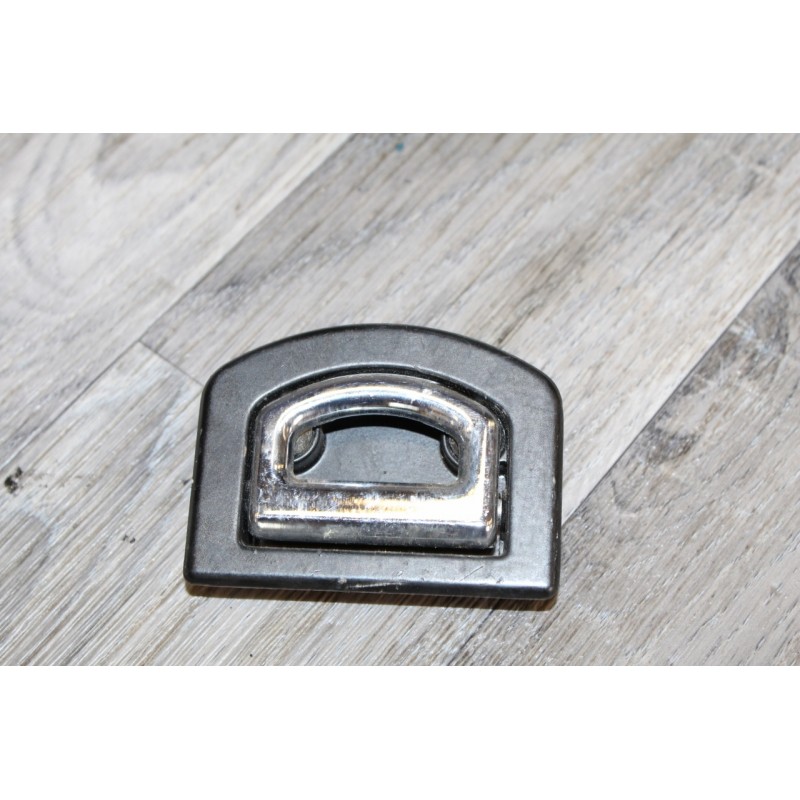 crochet arrimage coffre audi vw volkswagen berline break coupe 8D9864203 crochet arrimage coffre audi vw volkswagen berline break coupe 8D9864203